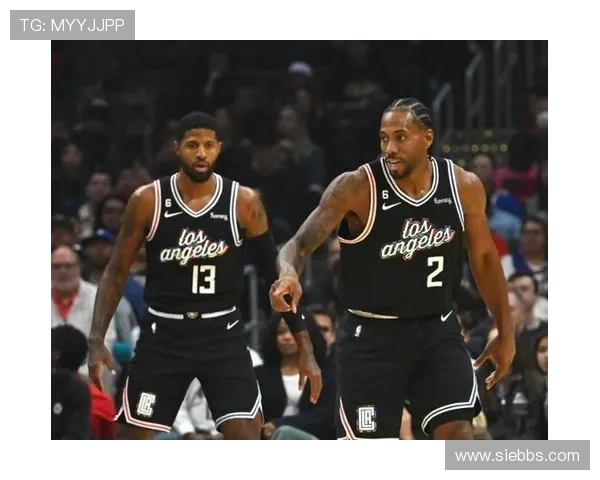 海兰德替主教练芬奇承担罚款彰显球队团结与季后赛竞技精神风貌展现